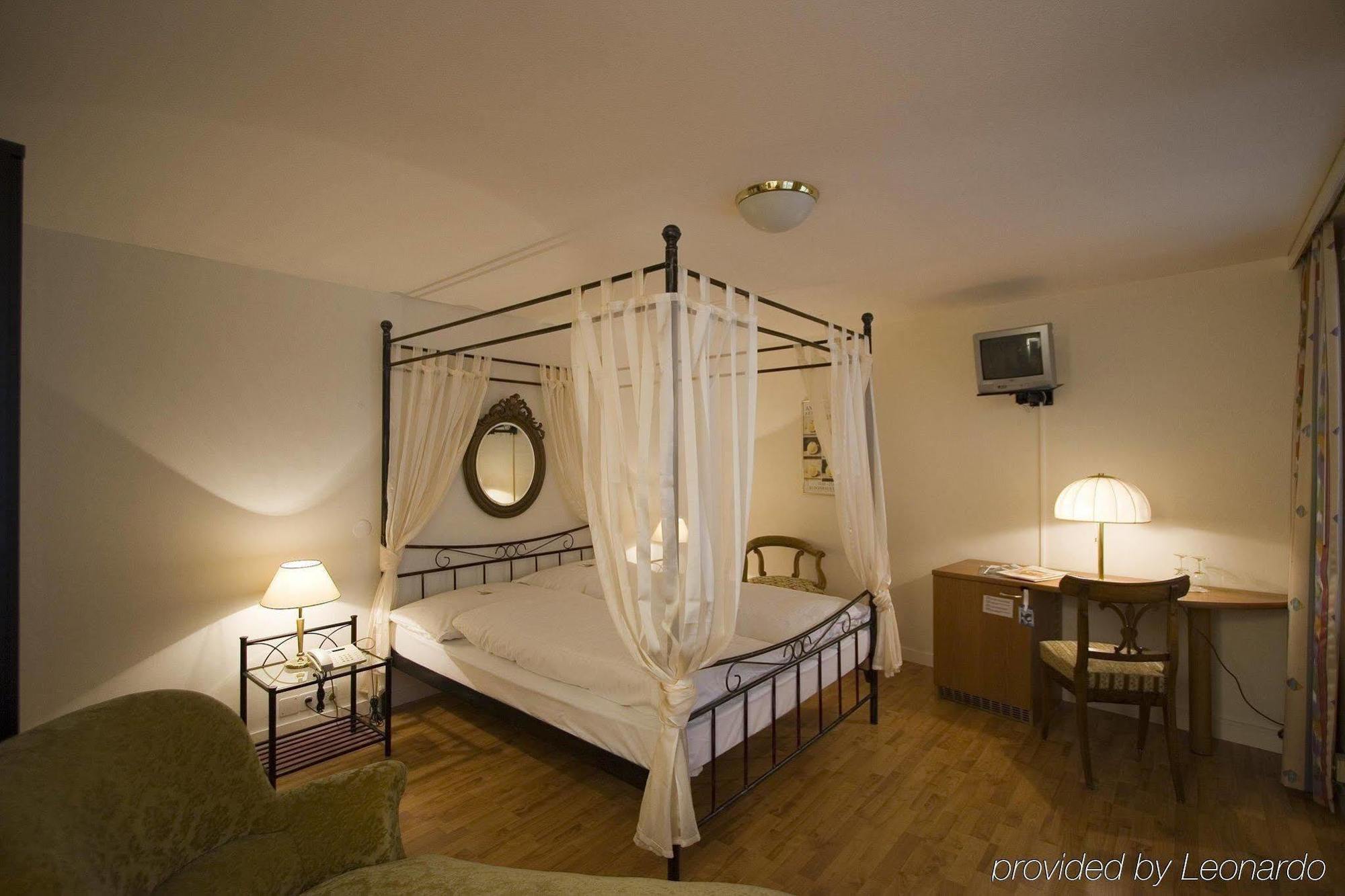 Hotel Roter Turm Solothurn Bagian luar foto